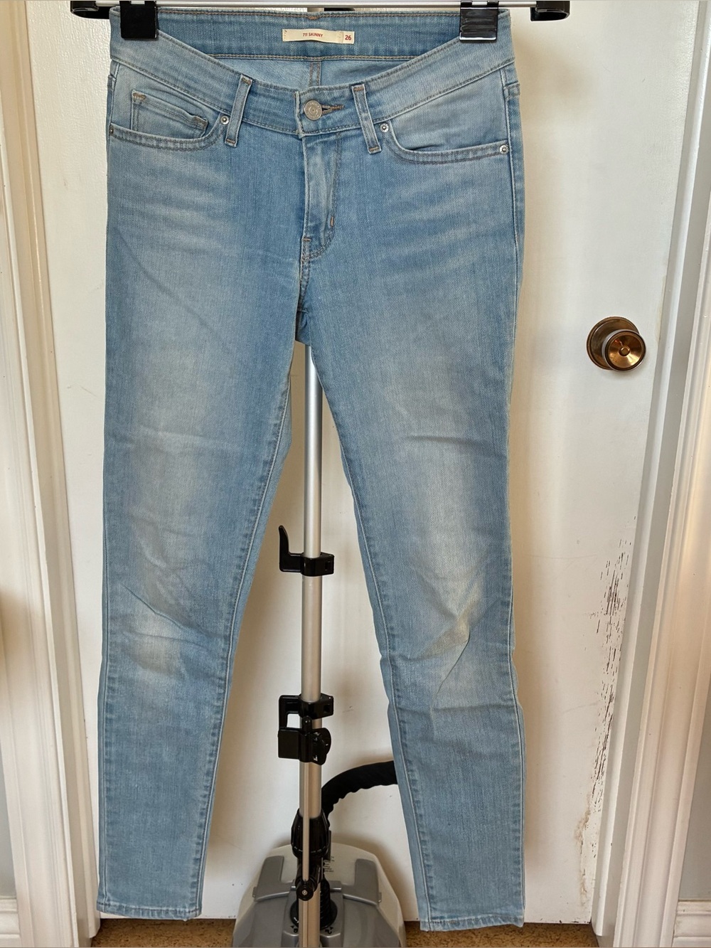 LEVI’S DENIM - Picture 2 of 5